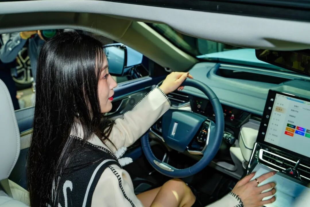 汽車(chē)大觀｜“爆款制造機(jī)”亮相廣州車(chē)展，長(zhǎng)城汽車(chē)刷新品牌價(jià)值新高度的圖8