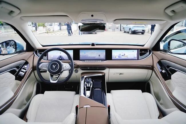 汽车大观｜试驾岚图FREE：4秒破百的中大型SUV真实体验如何？的图6