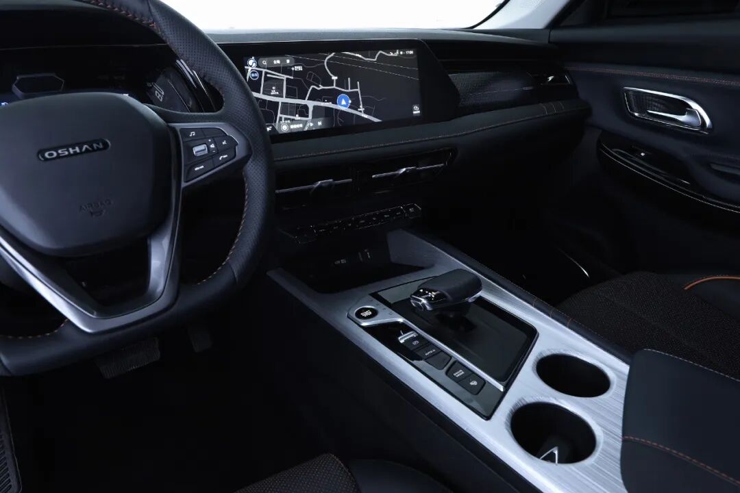 汽車大觀｜旗下首款“PLUS”車型，長安歐尚X7 PLUS實(shí)力幾何？的圖6