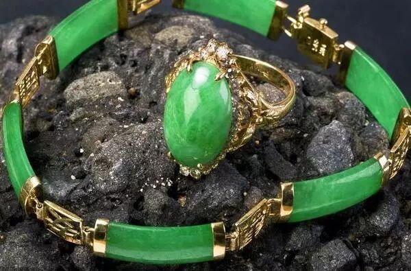 翡翠的“三忌四怕”是什么？