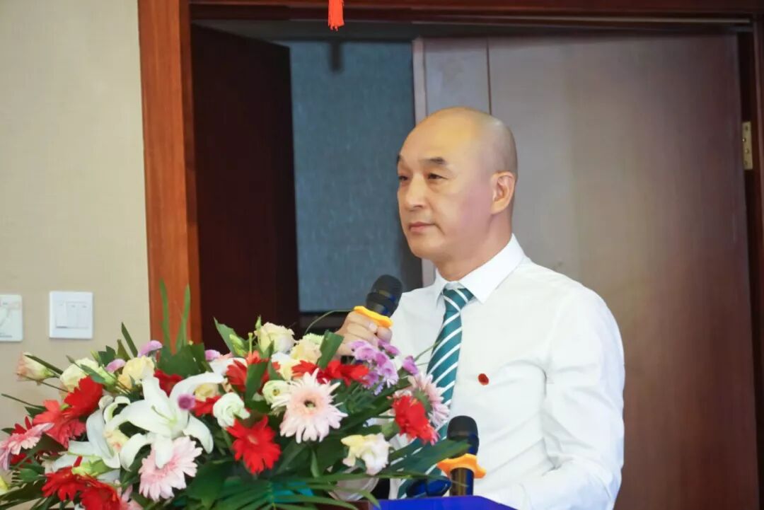 中商全联售电集团电力部副总经理陈永强,培训部副主任窦凯,分别和大家