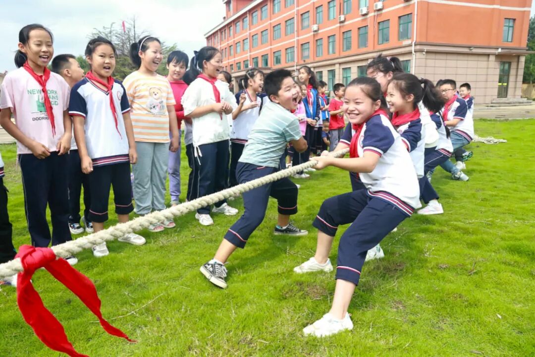 潍坊高密密水街道刘戈庄小学开展快乐体育大课间活动