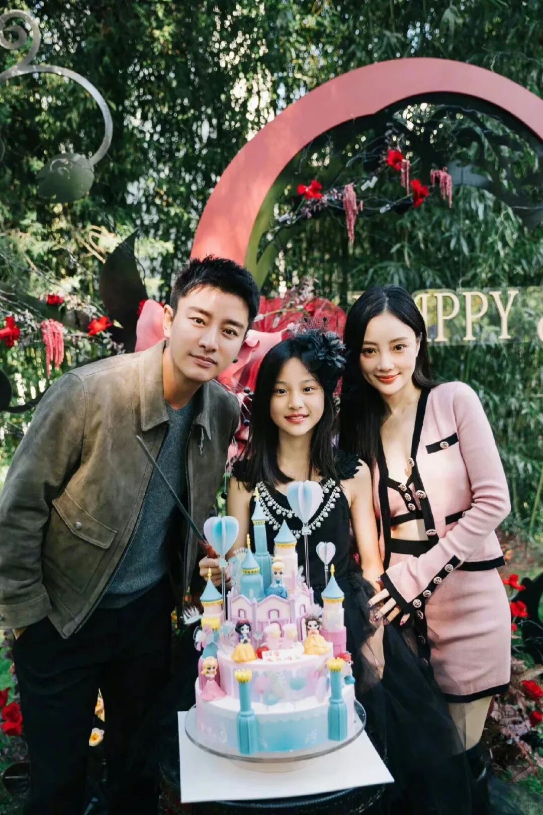 马伊琍文章高调合体!女儿晒照炸上热搜,网友:还是原配好!