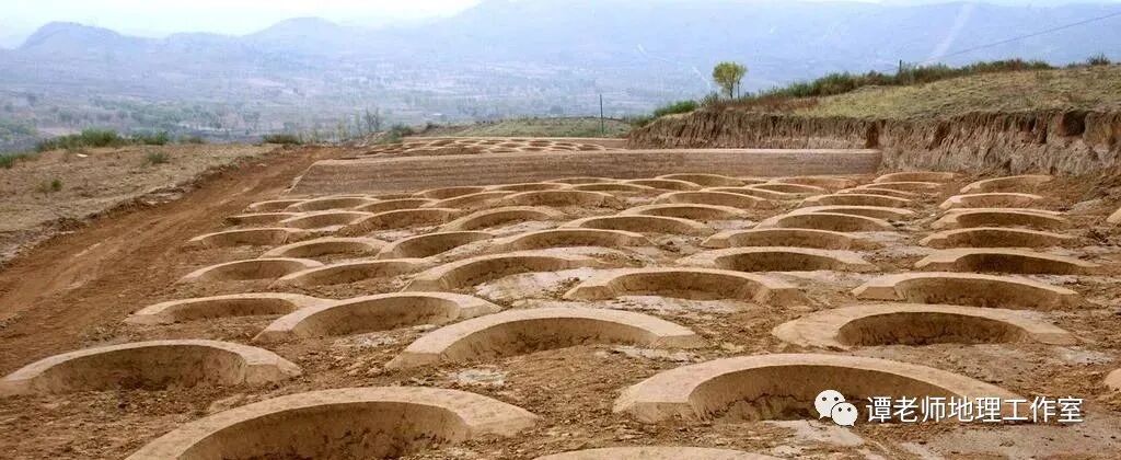 草方格治沙_草方格沙障单价_草方格沙障