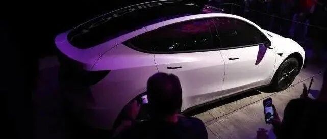 30万以下电动车，特斯拉、比亚迪、五菱，三足鼎立？