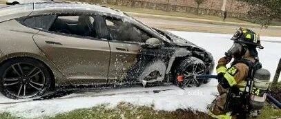 早报｜特斯拉再现自燃事件；滴滴上线打车月结；小鹏正式进入欧洲市场