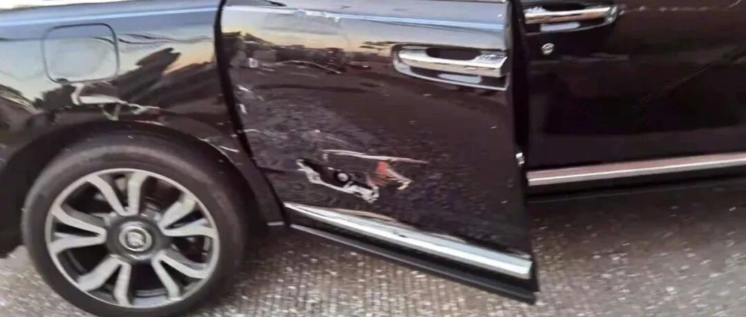 早报|4S店“坑人圈套”竟要20万；三轮车撞上700万豪车惹争议；假结婚拿真车牌遭严打