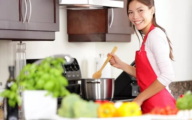 来大姨妈痛得不要不要的？月经期间这几类食物千万不能吃！