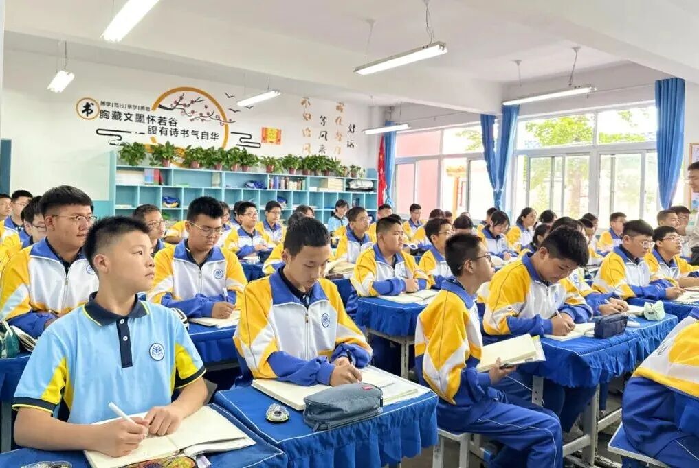 成功初中丨撸起袖子加油干，初中师生状态满格，斗志满满！