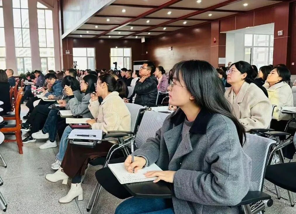 助力育人能力全面提升！兰州成功学校召开班主任专业发展线上培训会