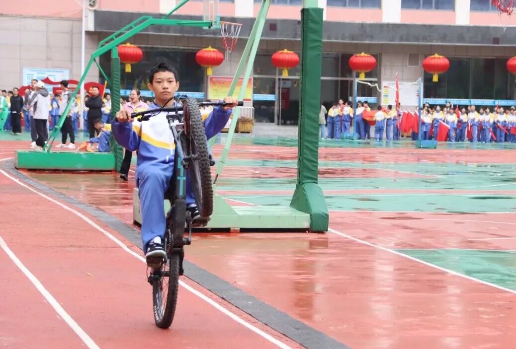 以青春之名向祖国生日献礼！兰州成功学校第25届田径运动会开幕