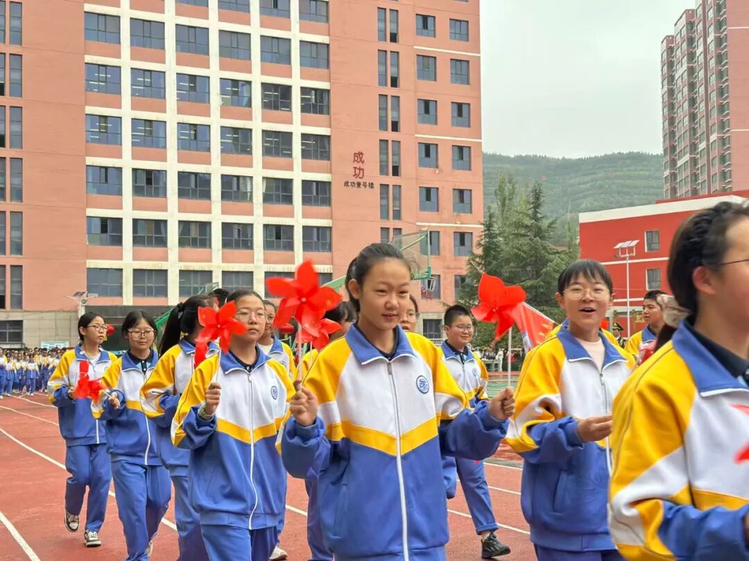 以青春之名向祖国生日献礼！兰州成功学校第25届田径运动会开幕