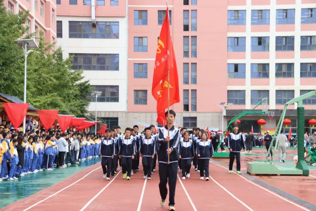以青春之名向祖国生日献礼！兰州成功学校第25届田径运动会开幕