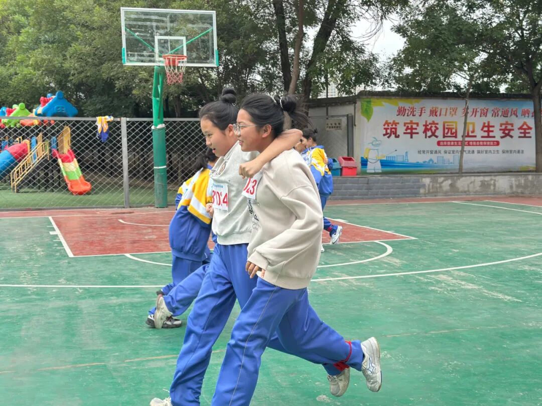 赛道聚焦！成功学校田径运动会项目精彩瞬间，热血燃全场