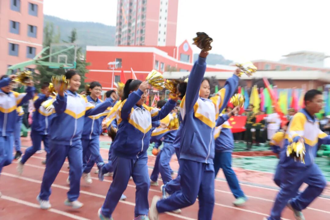 以青春之名向祖国生日献礼！兰州成功学校第25届田径运动会开幕