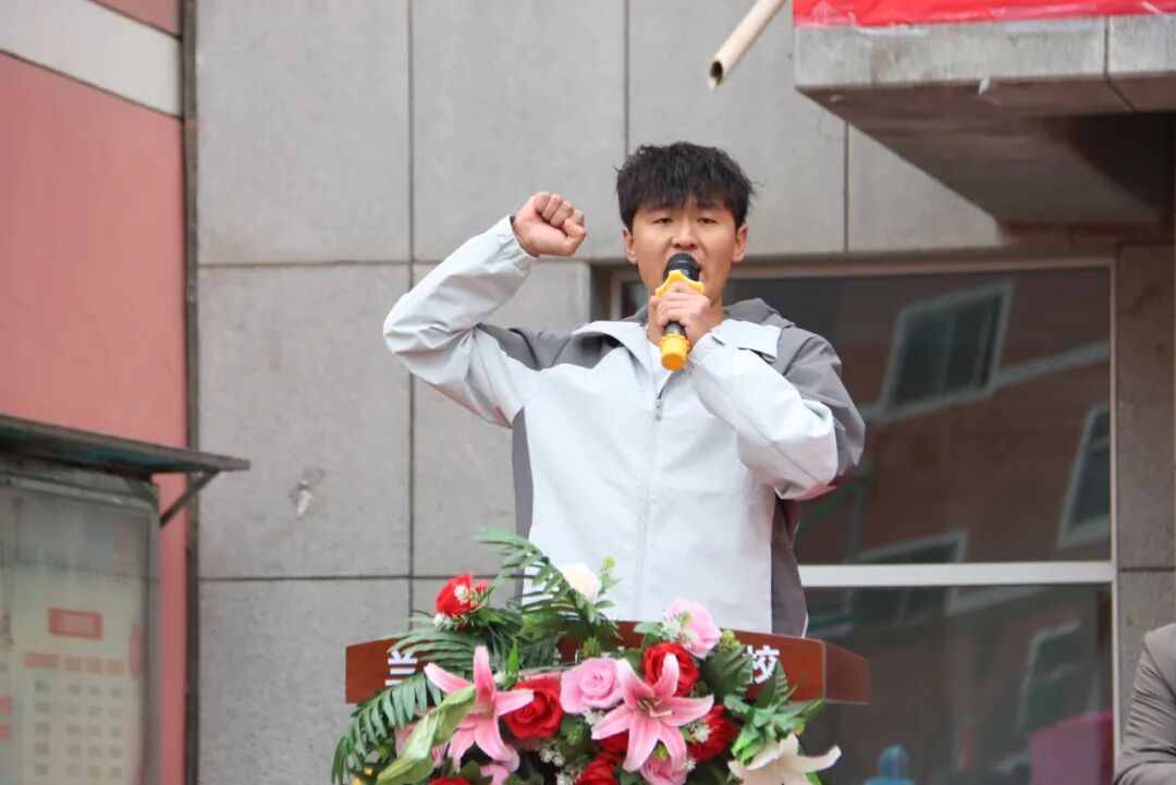 以青春之名向祖国生日献礼！兰州成功学校第25届田径运动会开幕