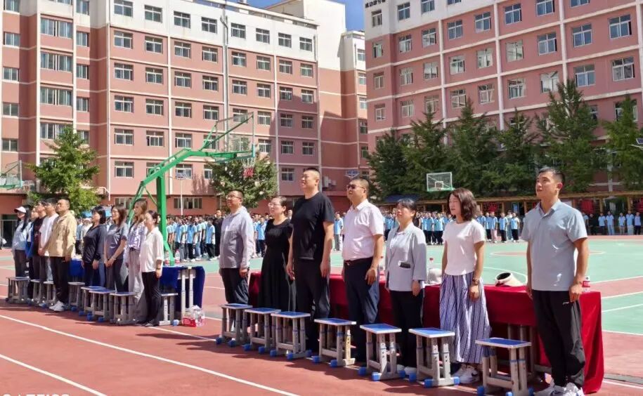 墨染青春，梦启新程——新初一年级入学教育训练汇报表演纪实