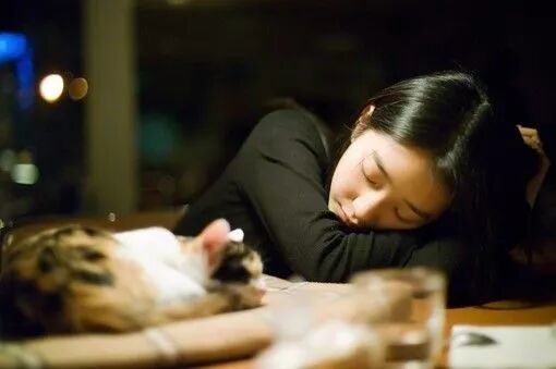 耳机一边大声一边小声_伴奏带有的大声有的小声_耳机一只大声一只小声