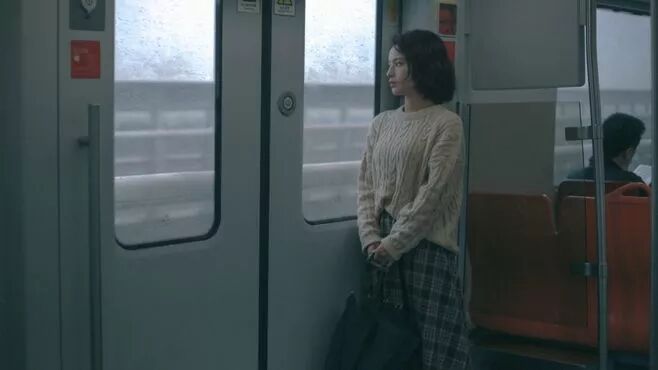 耳机一边大声一边小声_伴奏带有的大声有的小声_耳机一只大声一只小声