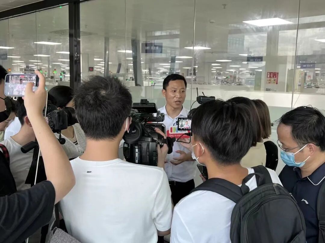 深圳市「高质量发展调研行」专家及媒体一行莅临洲明科技考察调研