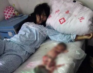 她在中国做过这份工作，跑到美国申请庇护，不但绿卡没拿到，还被抓了... - 3