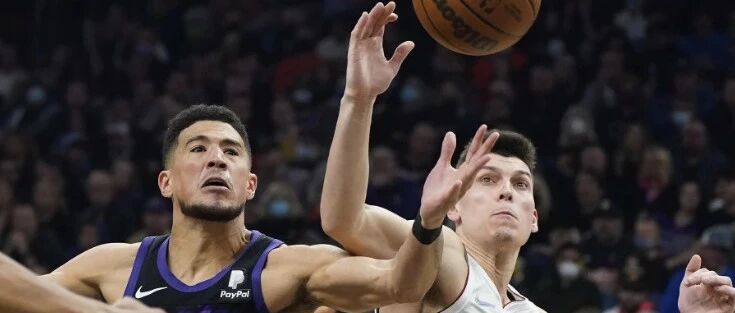 太恐怖了！半场15记三分！百分50的三分命中率，这谁顶得住啊...