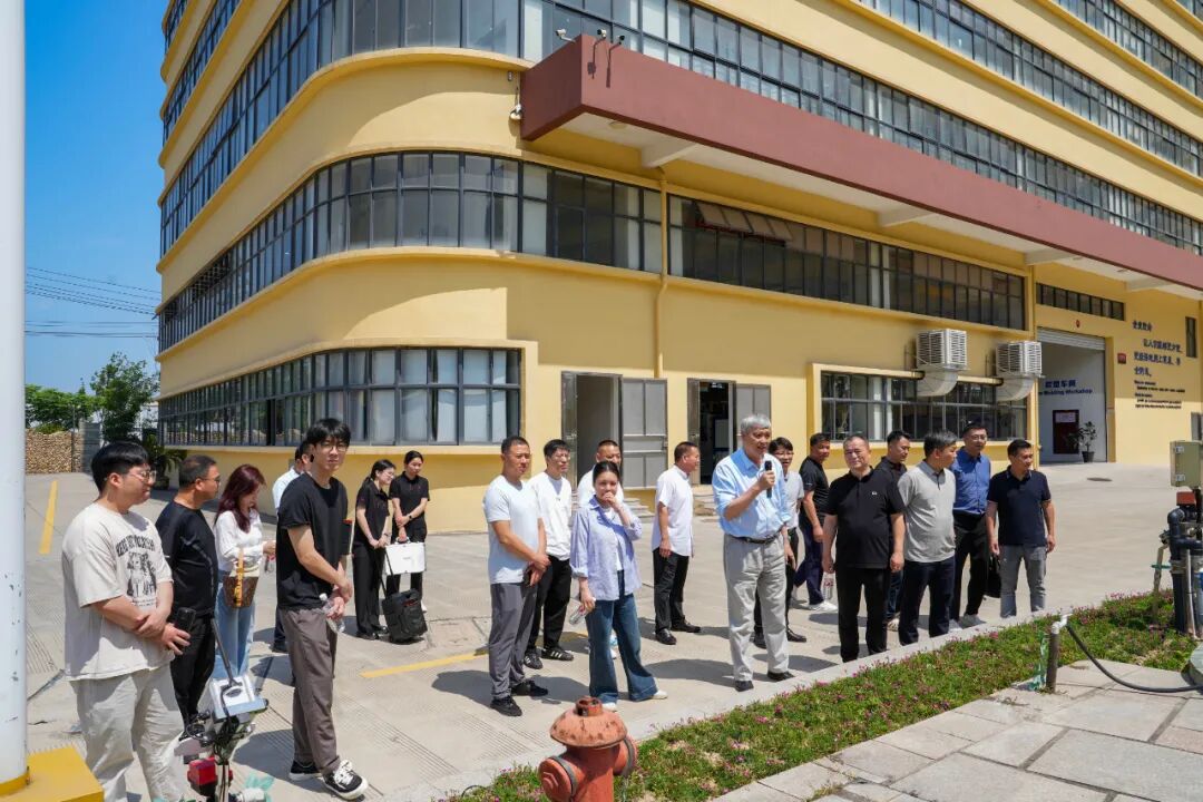 温州市山福镇政府与商会代表莅临润莱参观考察