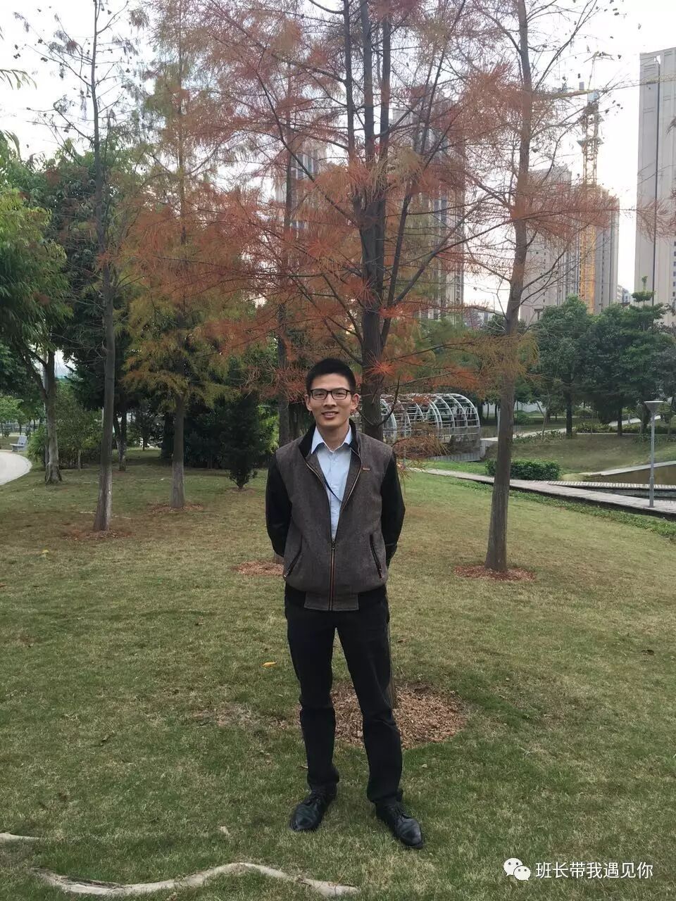 刘易,男,深圳大学硕士,公务员,月入13000元 ,84年生,身高165cm,现居