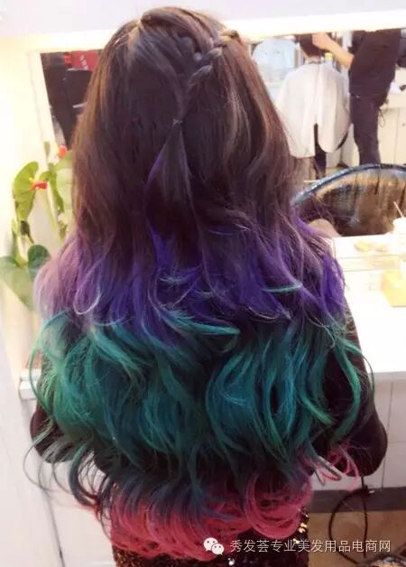 漂染:在一次染发过程中漂白与染色同时进行 14.