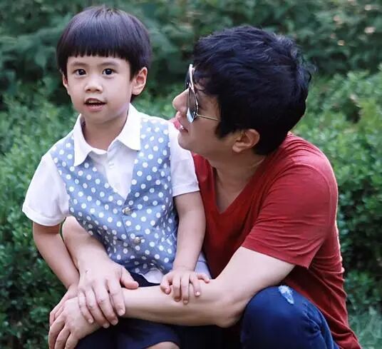 为什么剪脐带要先夹住剪脐带时，为何宝宝哇哇大哭，妈妈却没感觉？医生不小心说出实话_https://www.jmylbn.com_新闻资讯_第8张