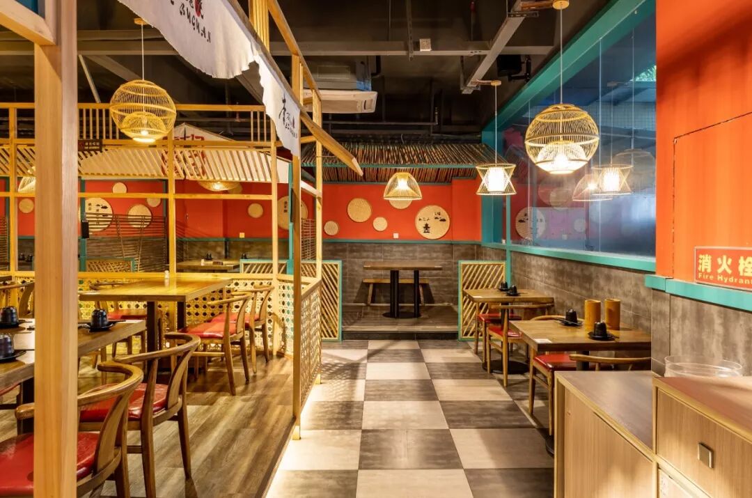 一线餐饮 | 东莞300平米特色烧烤店设计,情怀与文化交杂的热情空间