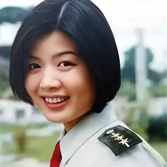 程愫:花21年捧红丈夫,丈夫不忠诚后带儿子离婚,今完美逆袭