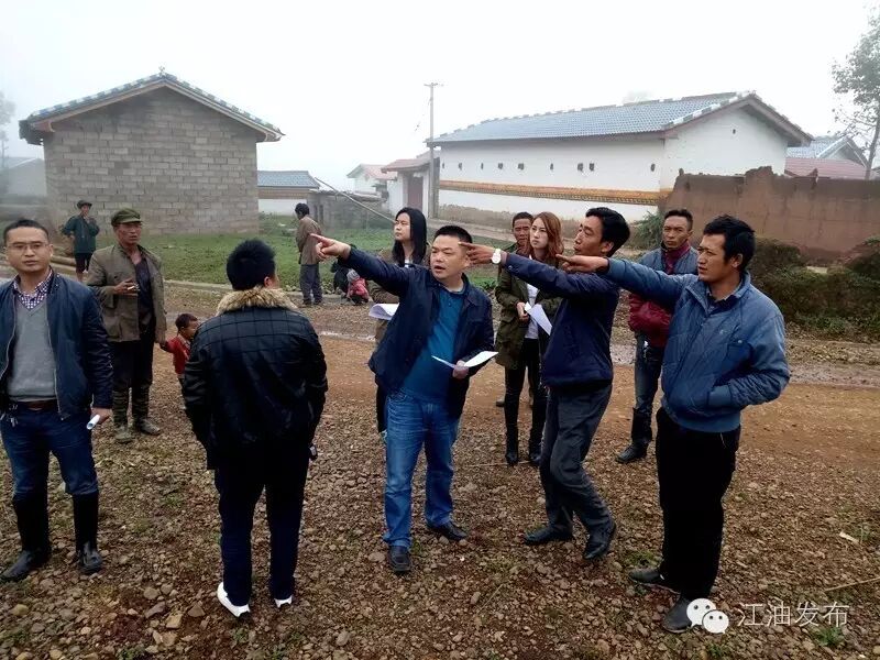 指挥长唐顺江,副指挥长王成带领刘先俊,我,吴波等冒雨先后深入乐安乡