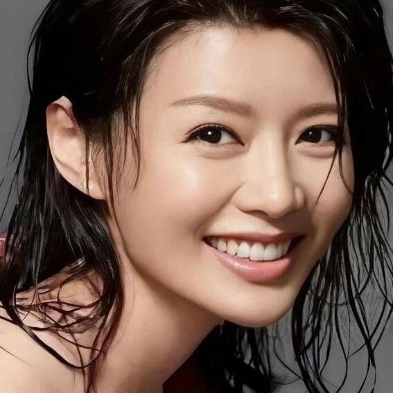 程愫,珠圆玉润,风韵犹存,气质华贵:写真欣赏.