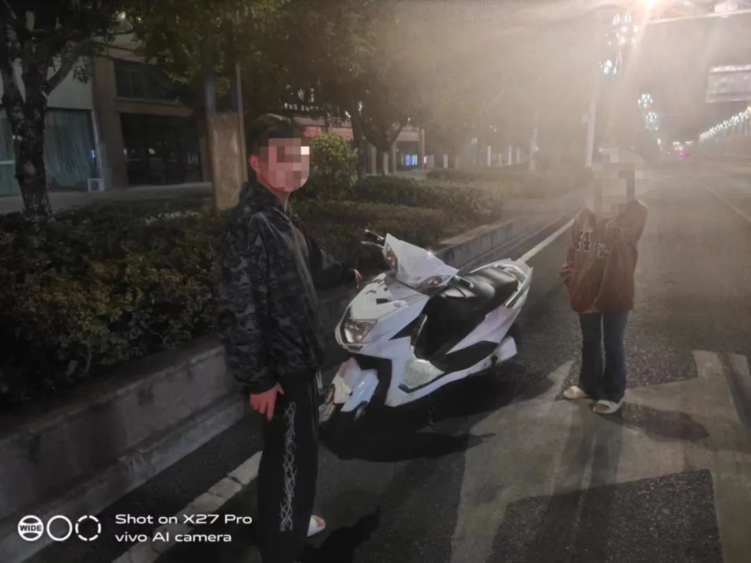 凤冈:酒后骑上小毛驴带女朋友兜风,却因蛇形走位太招摇被查 图片