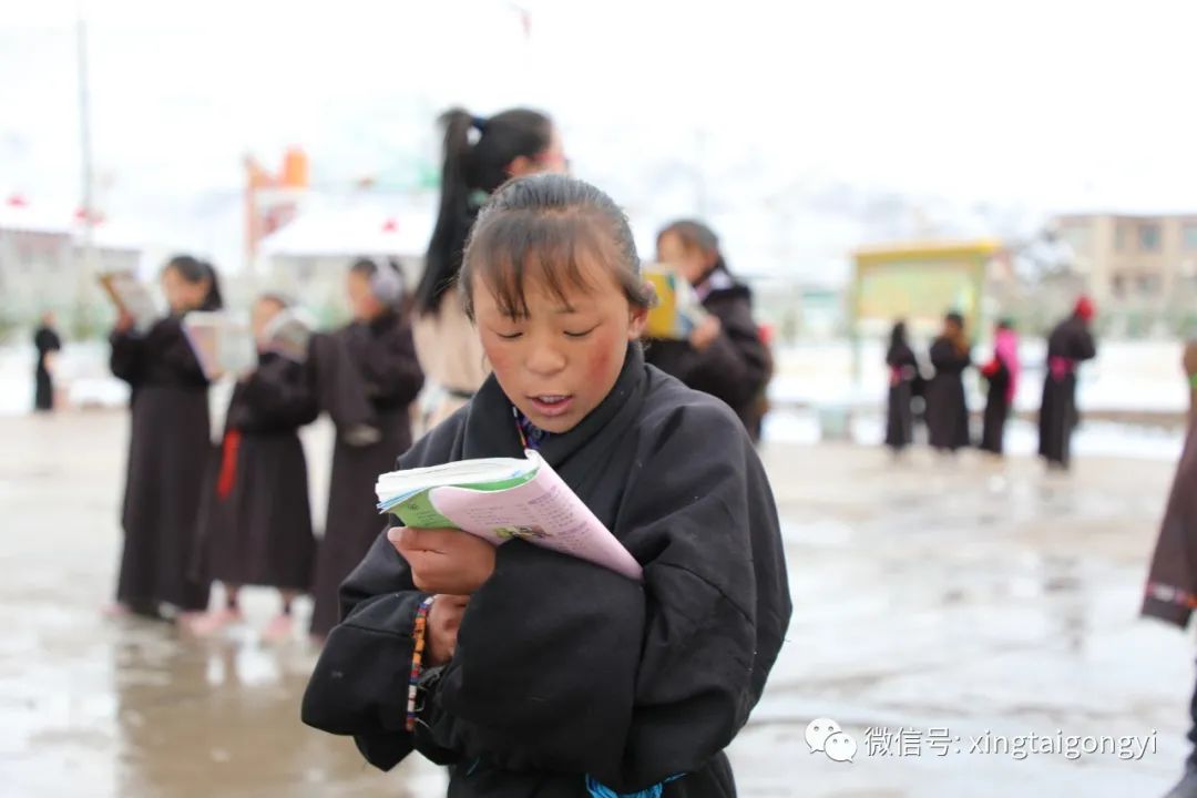 中外文学名著1000部_世界100部文学名著_300部世界文学名著电话