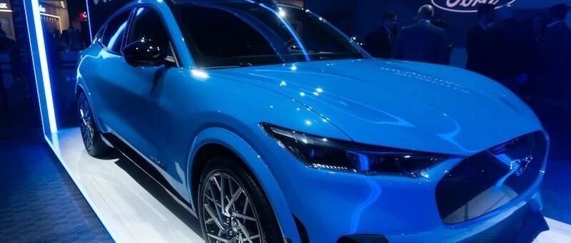 芯片短缺，福特在美国推迟Mach-E纯电车交付并提供补偿