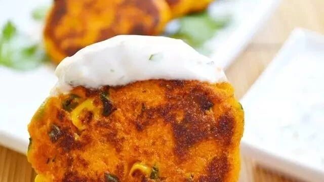 早上闻着香味起床的红薯鸡蛋饼|流口水