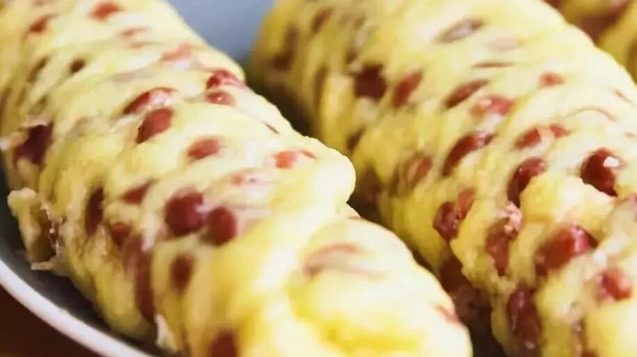 花5块钱可以做一盘的红豆早餐卷，好吃又易做