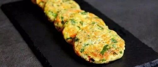 早餐小吃豆腐饼做法，香得让人无法自拔！