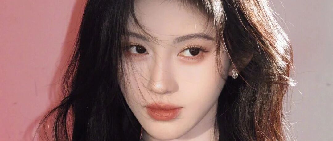 鞠婧祎,早该发疯了.