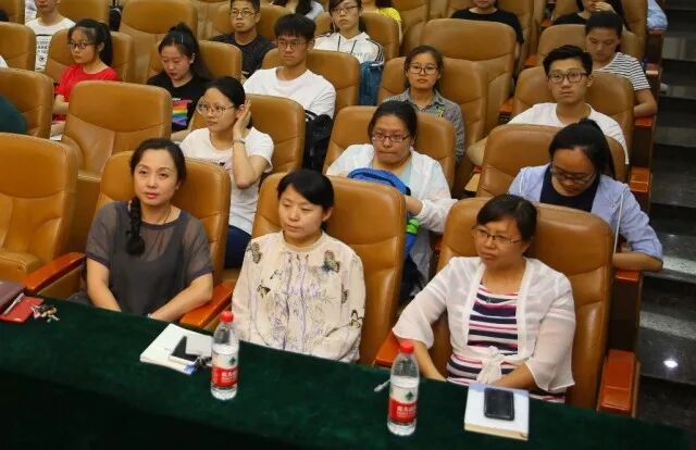 大学生创新创业项目财务分析 我校举办大学生创新创业训练计划项目财务报销专题培训会