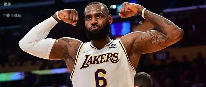 连续三场30+！詹姆斯霸气秀肌肉，这样的“全力詹”谁不爱？