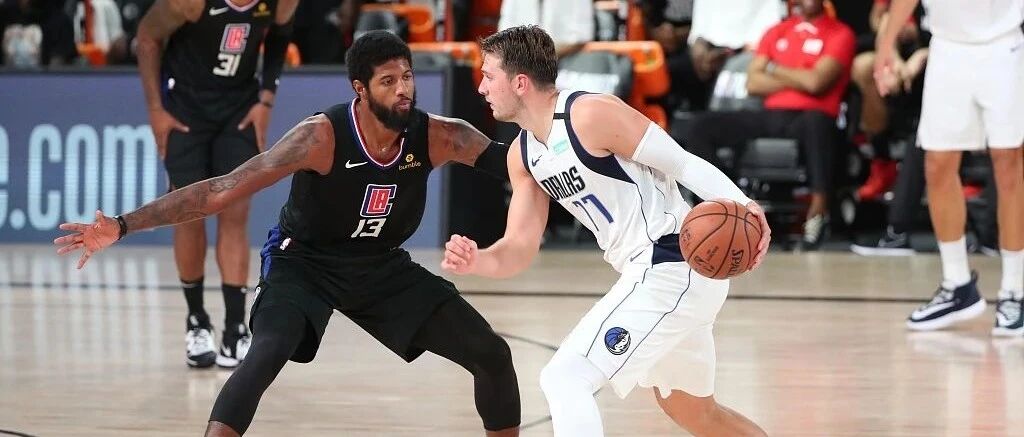 季后赛第一天就神仙打架！米切尔东契奇联手空砍99分