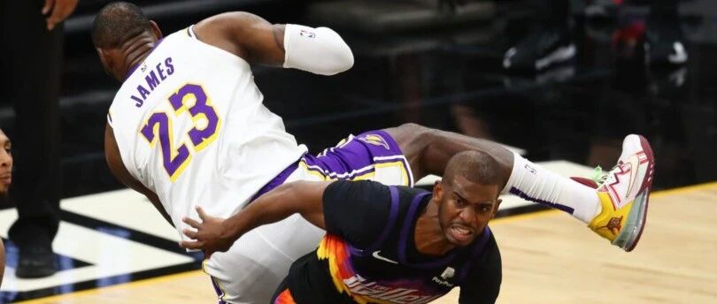 当保罗差点卸掉老詹胳膊 注定湖人这场赢不了