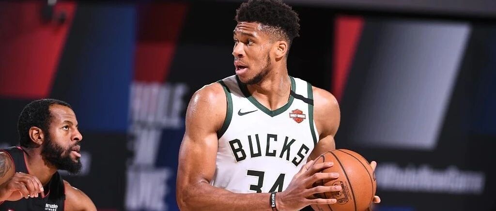 字母哥已打完雄鹿最后一场比赛？他面临詹姆斯和杜兰特的困境