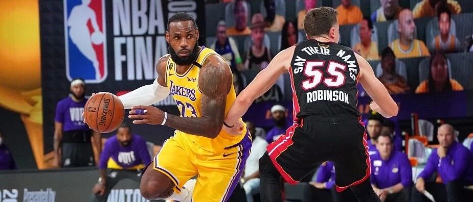 首场被碾压 双核出战成疑，热火还能阻挡湖人吗？