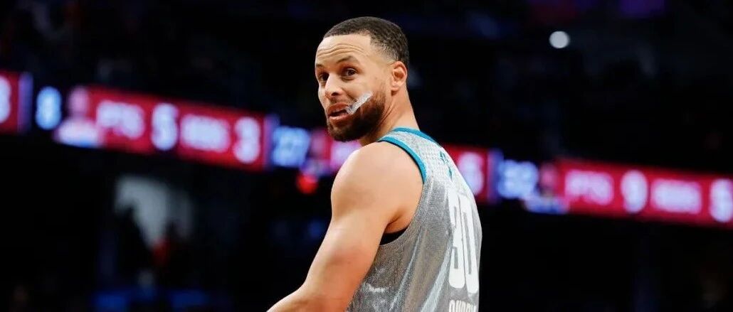 16记三分轰下50分！嘘声中捧起AMVP，这是库里对科比最好致敬