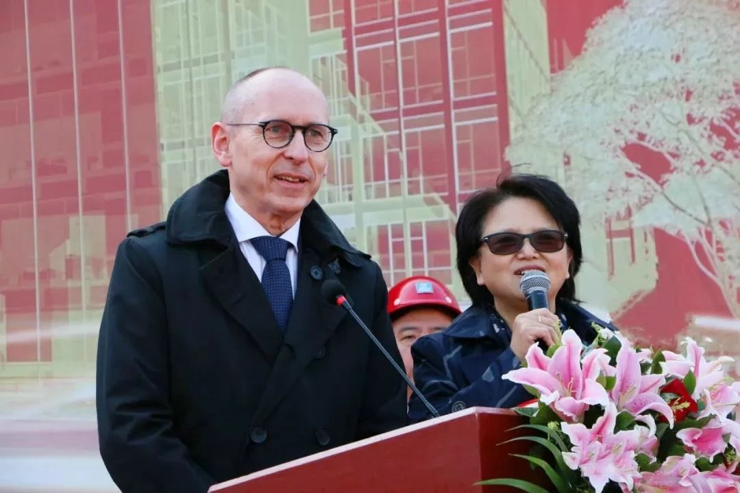 乘势而为,谋篇未来,绘就大健康新图景——协会鼎力支持副会长单位一方健康产业公司北京城市副中心医疗健康智慧园区开工建设 乘势而为,谋篇未来,绘就大健康新图景——协会鼎力支持副会长单位一方健康产业公司北京城市副中心医疗健康智慧园区开工建设