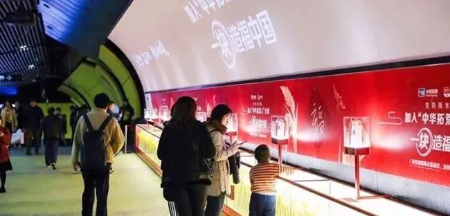 10条有创意的广告_摩托罗拉手机广告说明该广告布局的法则以及创意原则_有创意面膜广告脚本